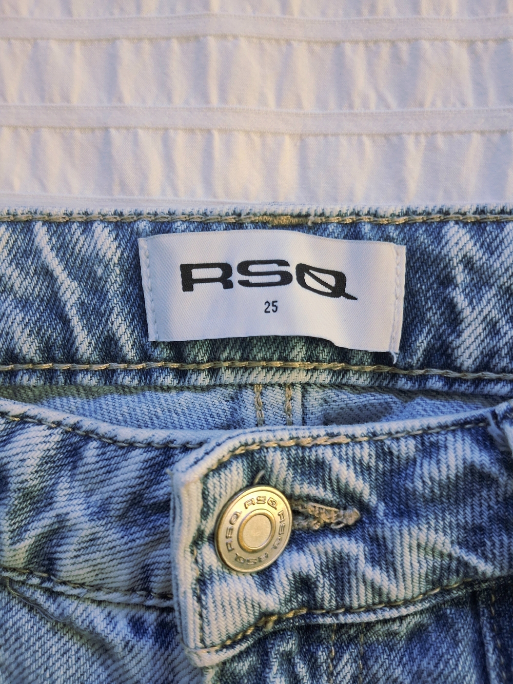 RSQ - LIGHT WAS DENIM SHORTS WITH ROLLED HEM🌺🥥🫧 - Picture 4 of 4